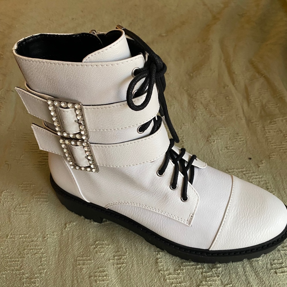 JS White Boot
